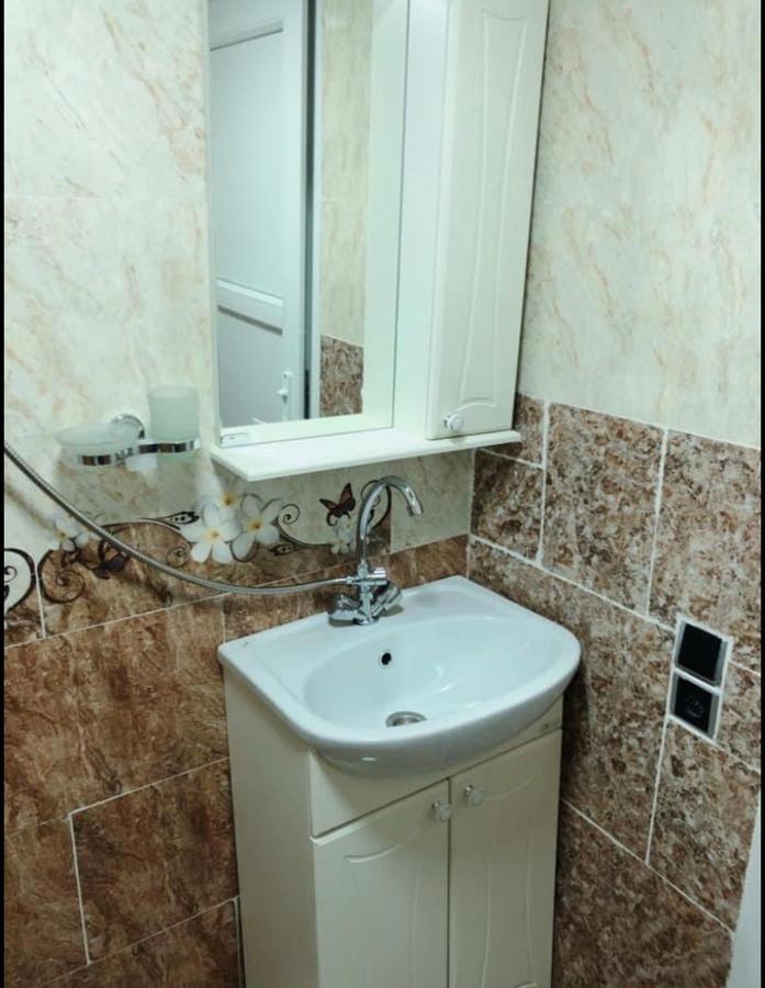 Achela'S Guesthouse 博尔若米 外观 照片