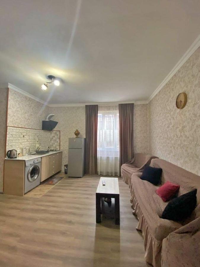Achela'S Guesthouse 博尔若米 外观 照片